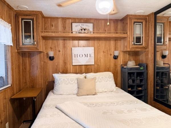 1986 OakP Manufactured Home