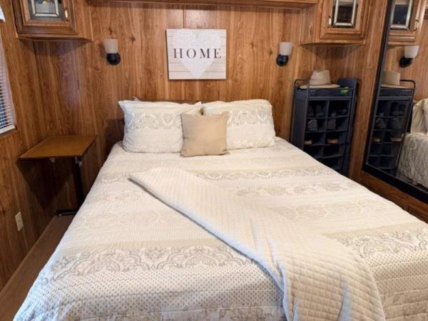 1986 OakP Manufactured Home