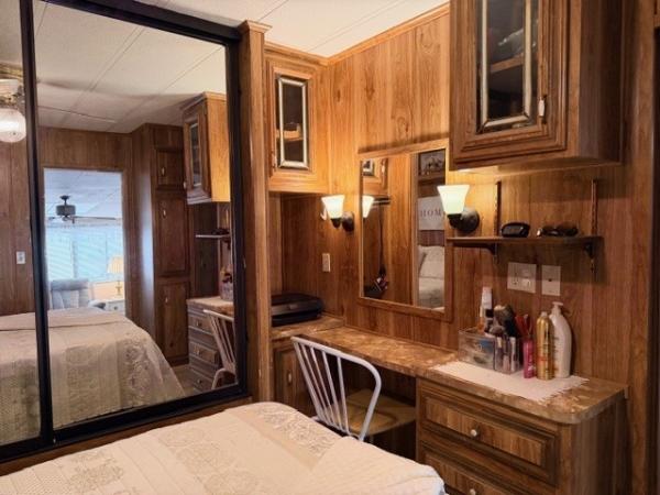 1986 OakP Manufactured Home
