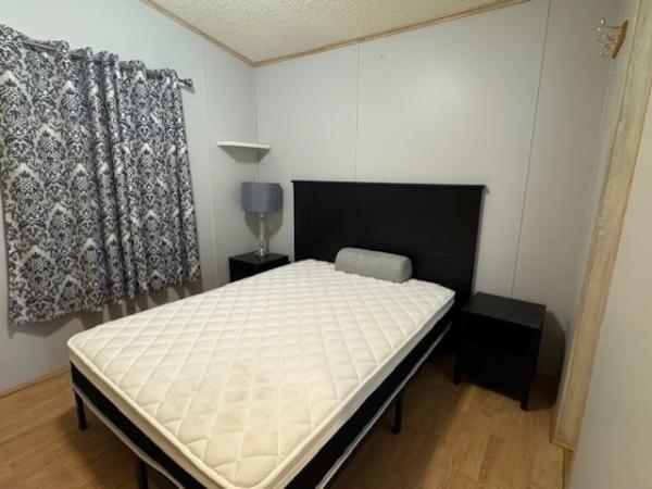 1992 Skyline Manufactured Home