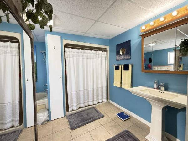 1993 Skyline Manufactured Home