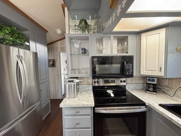 1993 Skyline Manufactured Home