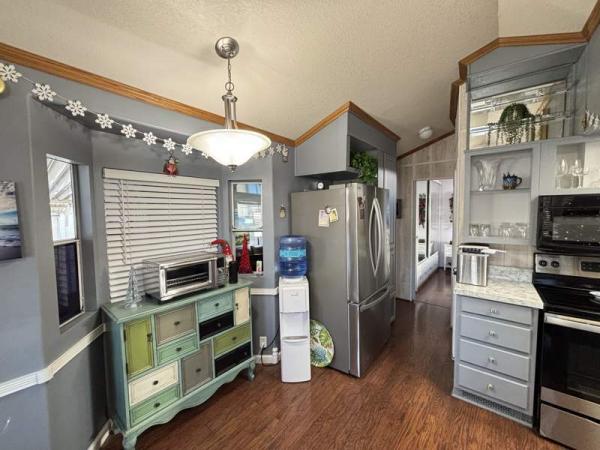 1993 Skyline Manufactured Home