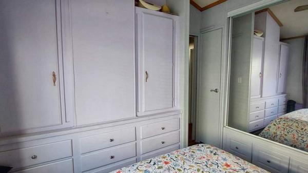 1993 Skyline Manufactured Home