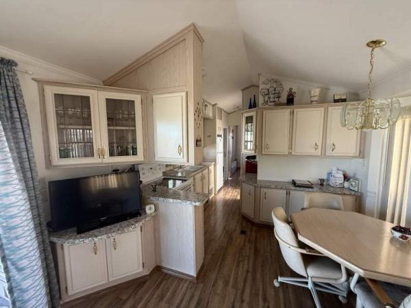 1994 Park Manufactured Home