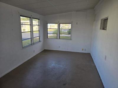 Photo 2 of 15 of home located at 22B Holiday Place Tavares, FL 32778