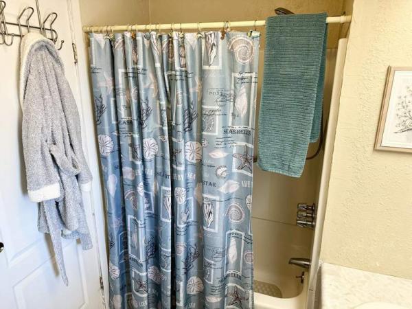 1977 Broadmore Manufactured Home