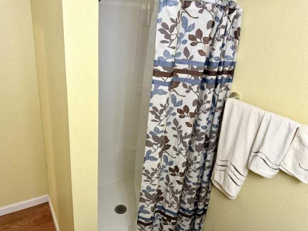 1977 Broadmore Manufactured Home