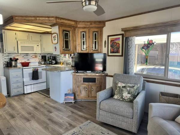 1986 Fleetwood Manufactured Home