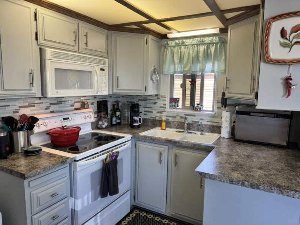 1986 Fleetwood Manufactured Home