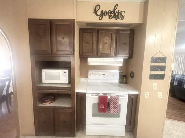 1976 Cavco Manufactured Home