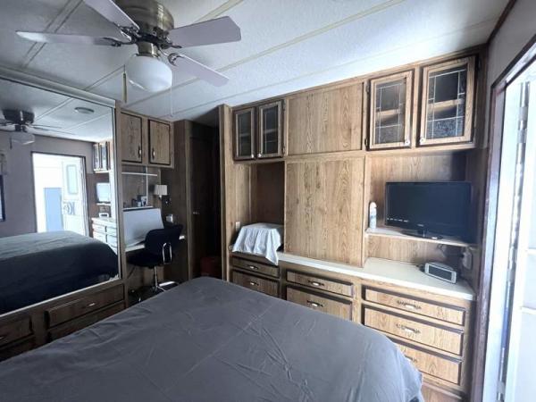 1986 Skyline Manufactured Home