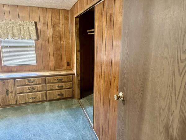 1981 Schult Manufactured Home