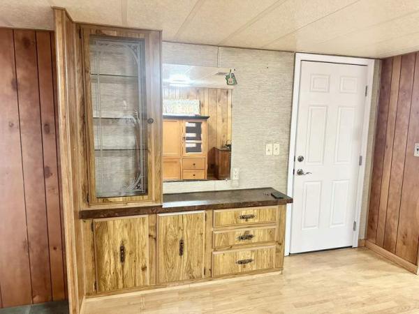 1981 Schult Manufactured Home