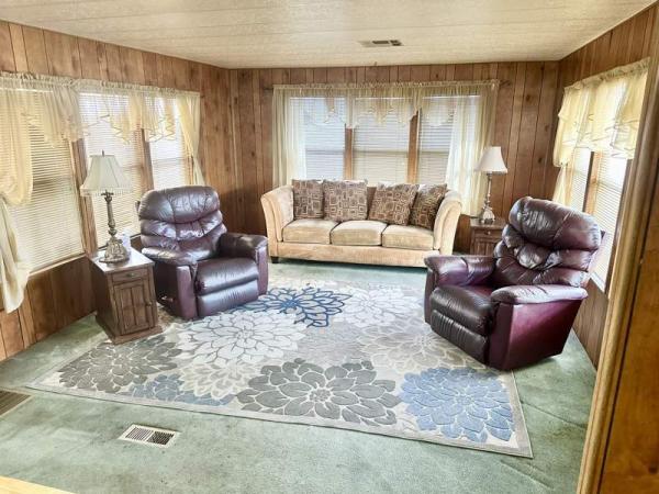 1981 Schult Manufactured Home