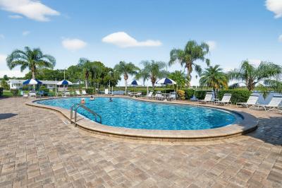 Photo 4 of 12 of home located at 281 Crane Ln. Lot #211 Haines City, FL 33844