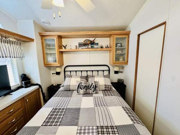 2000 Fleetwood Manufactured Home