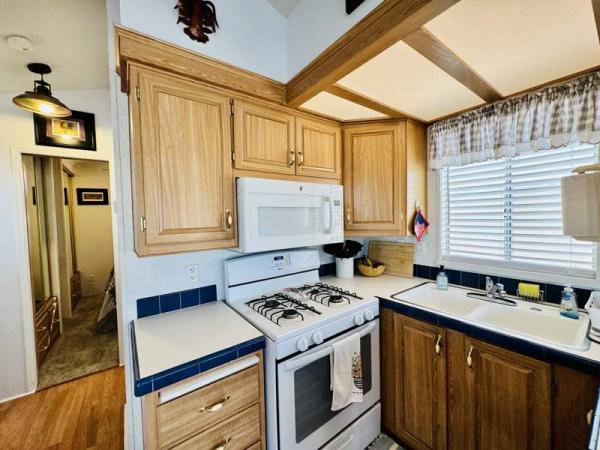 2000 Fleetwood Manufactured Home