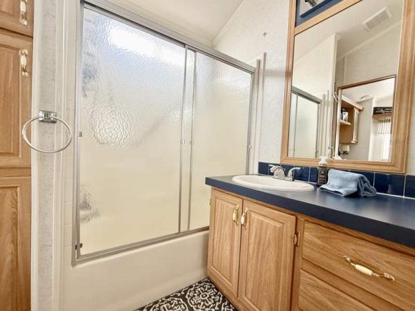 2000 Fleetwood Manufactured Home