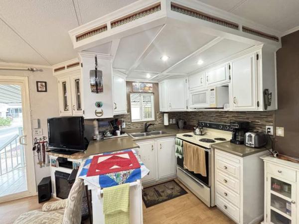 1986 Fleetwood Manufactured Home