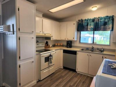 Photo 5 of 53 of home located at 5200 28th Street North, #675 Saint Petersburg, FL 33714