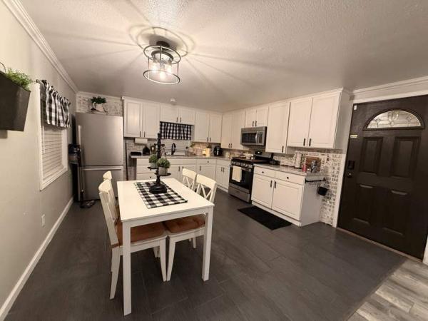 1980 Schult Manufactured Home