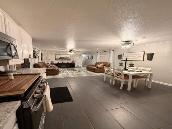 1980 Schult Manufactured Home