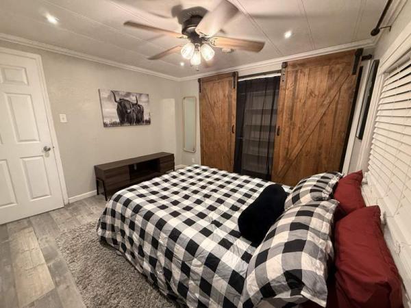 1980 Schult Manufactured Home