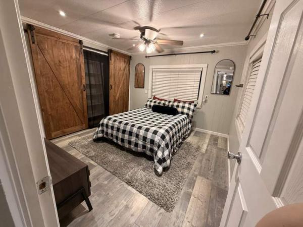 1980 Schult Manufactured Home