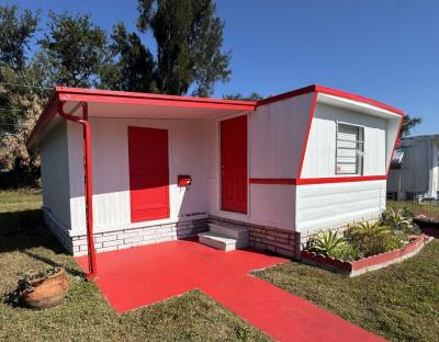 Photo 2 of 13 of home located at 16416 Us 19 N Clearwater, FL 33764