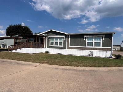 Photo 2 of 25 of home located at 2300 Ward Bend Rd #826H Sealy, TX 77474