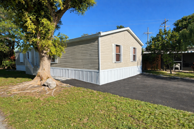 Photo 2 of 25 of home located at 2108 8 Ave North Lake Worth Beach, FL 33461