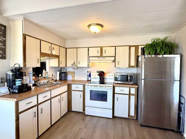 1984 Manufactured Home