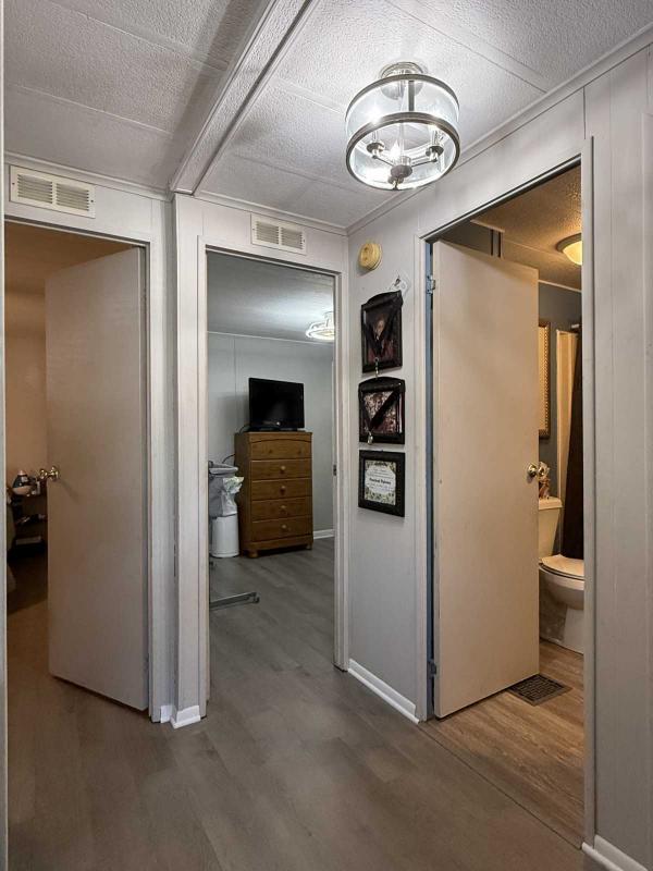 1984 Manufactured Home