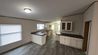 Photo 4 of 9 of home located at 7605 West 123rd Street S Oktaha, OK 74450