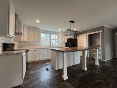 Photo 5 of 20 of home located at 2338 Warrior Trafford Rd Trafford, AL 35172