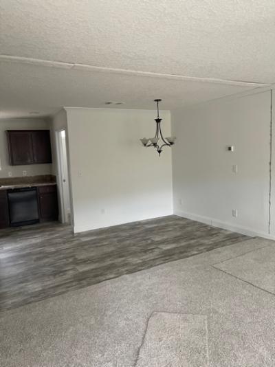 Photo 5 of 16 of home located at 2310 Hwy 71 Marianna, FL 32448