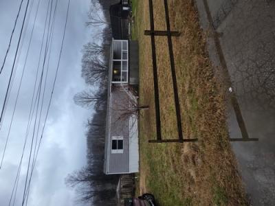 Mobile Home at 26 Preston Ln Alum Creek, WV 25003