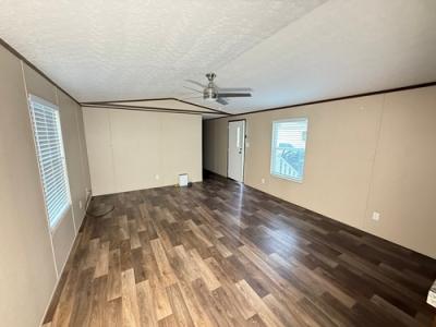 Photo 4 of 11 of home located at 14130 Maple Ln Humble, TX 77396