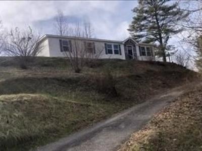 Photo 4 of 14 of home located at 276 Johnson Cemetery Middlesboro, KY 40965