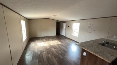 Photo 3 of 12 of home located at 10301 Sunshine Valley Dr Northport, AL 35475