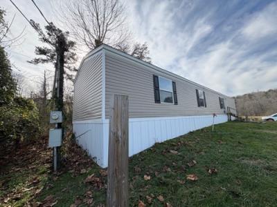 Photo 4 of 19 of home located at 529 Littontown Rd East Bernstadt, KY 40729