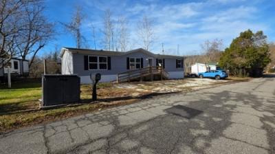 Photo 3 of 27 of home located at 192 Eloise Rd Louisa, KY 41230