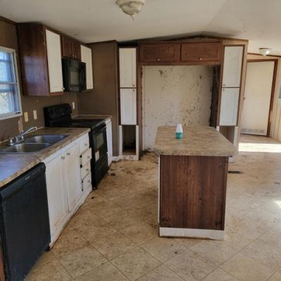 Photo 5 of 9 of home located at 19142 Crosslin Rd Earlsboro, OK 74840