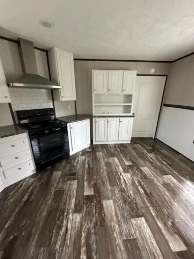 Photo 5 of 20 of home located at 3036 Buena Vista Dr Ashland, KY 41102