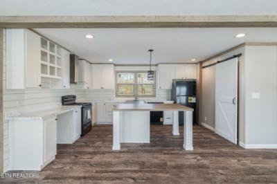 Photo 2 of 22 of home located at 324 West Blvd Oneida, TN 37841