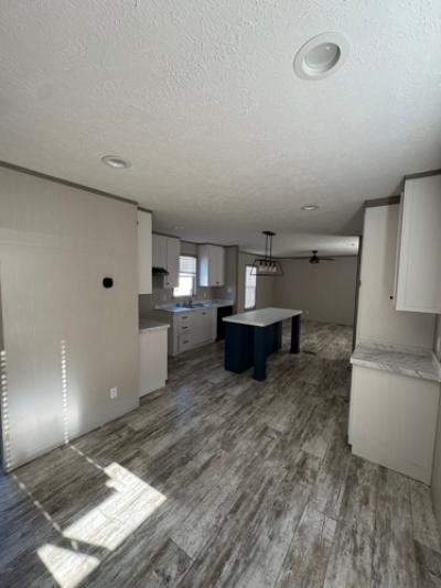 Photo 4 of 16 of home located at 1089 Stuart Smotherman Rd Lot 6 Russellville, KY 42276