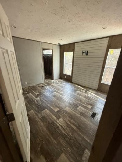 Photo 2 of 10 of home located at 27 Dean Speed Rd Laurel, MS 39443