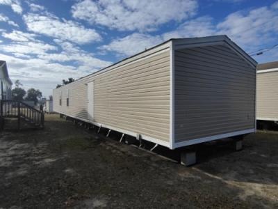 Photo 4 of 22 of home located at 2310 Hwy 71 Marianna, FL 32448