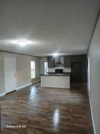 Photo 3 of 12 of home located at 121 Jason Dr Frankfort, KY 40601